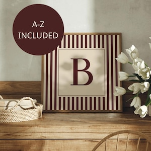 Aangepaste monogramafdruk, rood gestreepte eerste kunst aan de muur, neutrale gepersonaliseerde briefposter, elegante kinderkamer of kantoorinrichting, digitaal