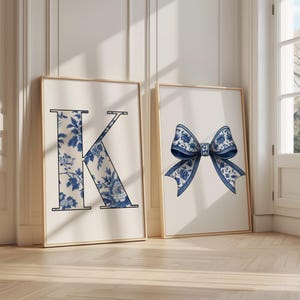 Nome personalizado floral berçário impressão carta personalizada chinoiserie monograma decoração dormitório menina adolescente inicial pôster presente para seu bebê recém-nascido placa