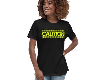 Camiseta de mujer con estampado divertido de advertencia – Varios colores, impresión DTG