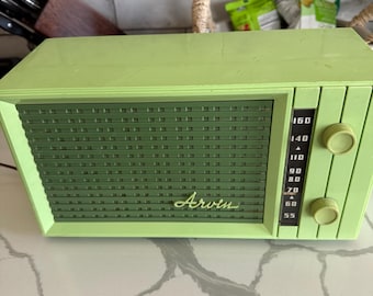 Radio AM de válvulas Arvin de 1956 – Verde manzana, modelo 2563