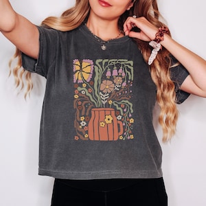 Comfort Colors Boho Wildflower Crop Top, Cottagecore Vintage Botanical Cropped Shirt, Autumn Green Witch Boxy Tee, Globlincore Cropped Top