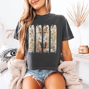 Brushstroke Cottagecore Fox Comfort Colors Crop Top, Mystical Floral Fox Cropped Shirt for Her, Boho Wildflowers Boxy Tee, Gift for Her
