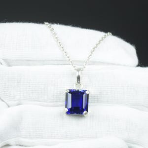 Pendentif saphir bleu profond - Collier de pierres précieuses élégant pour femme, cadeau classique de bijoux en argent, pierre naturelle dans un cadre en argent pour la Saint-Valentin