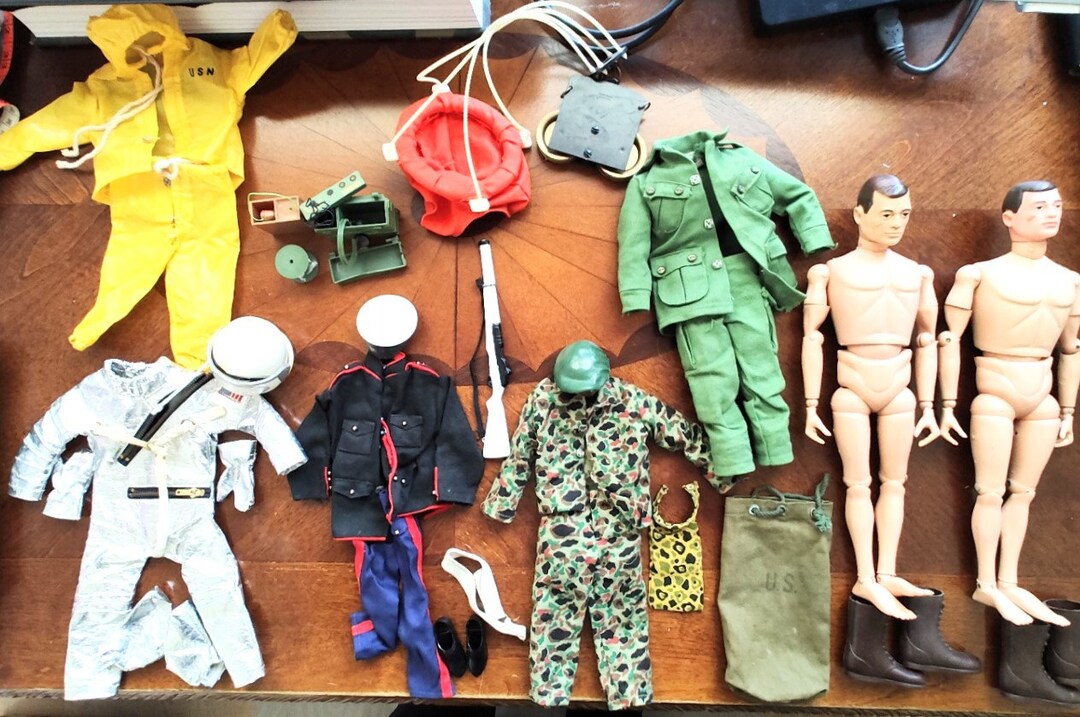 SET of 2 G.I. Joe Dolls 1964, Made in US by Hasbro With Several Outfits