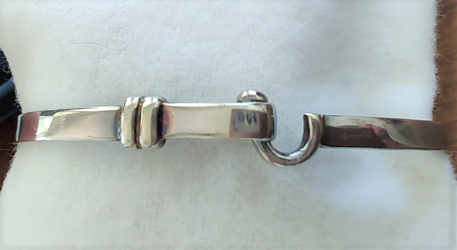Cruzan Hook Bracelet in Silver 