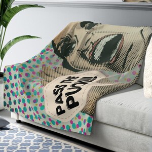 Hockey Mom Humor Sherpa Fleece Blanket Funny Pop Art Shout Out PASS THE PUCK Fun Hockey Mom Blanket Best Hockey Gift for Her