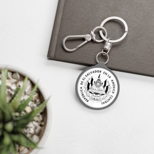 Salvadoran Coat of Arms Keychain, Cute El Salvador Keychain, Salvadoran Keychain, Gift for Him, Gift for Her, El Salvador Souvenir