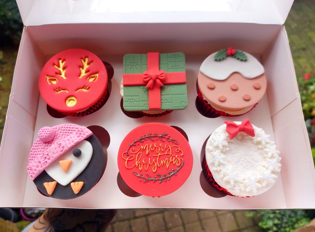 Edible Christmas Cupcake Toppers, Cake Decorations, Penguin, Rudolph, Wreath, Christmas Pudding