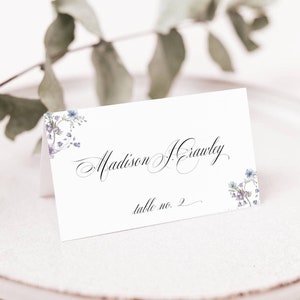 Tarjetas de lugar en azul polvoriento, plantilla con nombre de invitado con flores moradas, asientos de mesa para bodas formales en el jardín, imprimibles y dobladas, DESCARGA INSTANTÁNEA, MIÉRCOLES 20