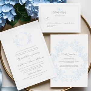Suite de faire-part de mariage en toile bleue, invitation de papillon de jardin à la française, modèle traditionnel de l'époque régence, calligraphie monogramme victorienne, WED31