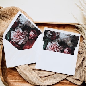 Schwarzer Blumen-Umschlag-Liner, druckbare Burgunder-Moody-Blumen-Einladung, 5x7 Dusty Pink Rose, A7-Euro-Quadratklappe, SOFORT-DOWNLOAD, WED08
