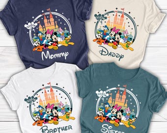 Camisetas personalizadas para viajes a Disney, camisetas para viajes a Disney 2026, camisetas con nombre de Disney, camisetas para vacaciones familiares en Disney, camisetas para viajes familiares a Disneyland