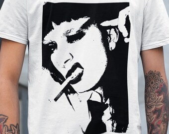 グランジガールグラフィックTシャツ、パンキーエモTシャツ