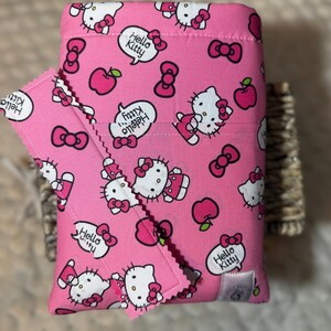 Custodia per libri / Custodia imbottita per libri / Copertina per libri / Accessori per libri / Regalo per amanti dei libri / Custodia tascabile / Hello Kitty rosa / Hello Kitty