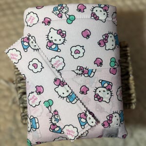 Custodia per libri / Custodia imbottita per libri / Copertina per libri / Accessori per libri / Regalo per amanti dei libri / Custodia tascabile / Hello Kitty rosa pallido / Hello Kitty