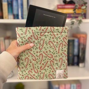 Kindle Sleeve | Padded Kindle Sleeve | Kindle Cover | Padded Kindle Cover | Candy Cane