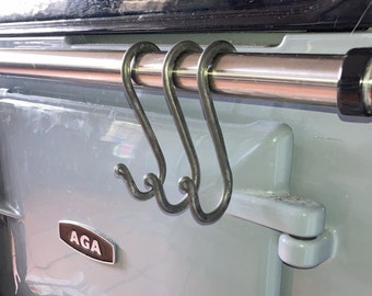 Ganchos en forma de S forjados a mano: ganchos para rieles de cocina y cestas colgantes