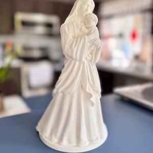 Mother Mary and Jesus Statue - Beautiful Religious Decor, Handmade Figurine for Home & Garden, Spiritual Gift, Virgin Mary