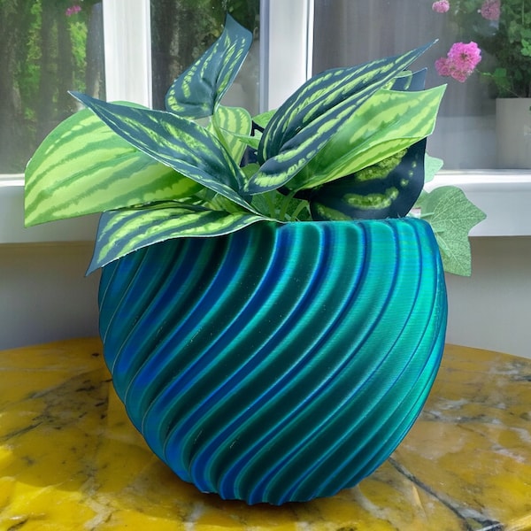 Twisted Succulent Planter | Modern Home Decor | Spiral Design Plant Pot for Indoor Outdoor