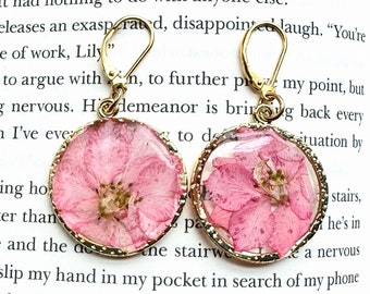 Pressed flowers UV resin earrings. A perfect gift for her, Birthdays, Mother's day, Valentine's day, or any special occasion.