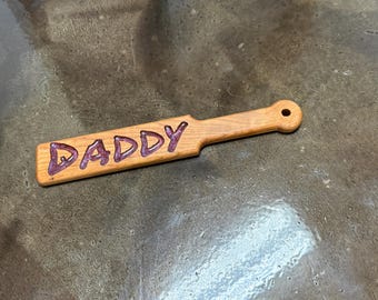 Remo DADDY artesanal de madera de cerezo con incrustaciones de resina brillante color galaxia.