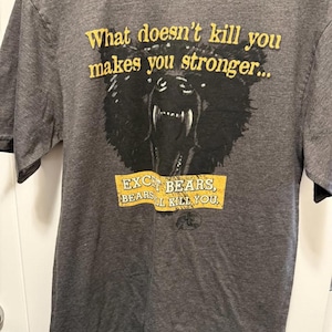 T-shirt à motif ours Bass Pro Shops - Ce qui ne vous tue pas vous rend plus fort