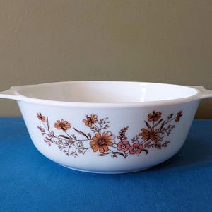 Cocotte en pyrex vintage avec couvercle