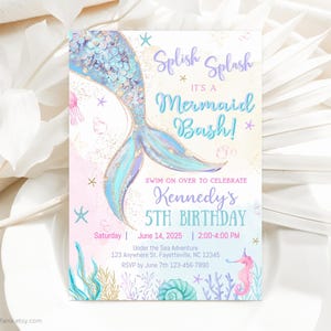 REDIGERBAR sjöjungfrufödelsedagsinbjudan, Splish Splash sjöjungfrufestinbjudan, Under havet, Sommarpoolparty, pastellblått rosa lila guld