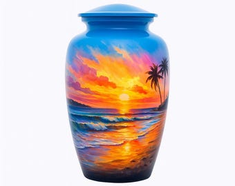 Könnte beinhalten: Blaue Urne mit Deckel, verziert mit einer Strand-Sonnenuntergang-Szene. Das Kunstwerk zeigt Palmen, Wellen und einen farbenfrohen Himmel in Orange, Gelb und Rosa. Ein dekorativer Artikel.