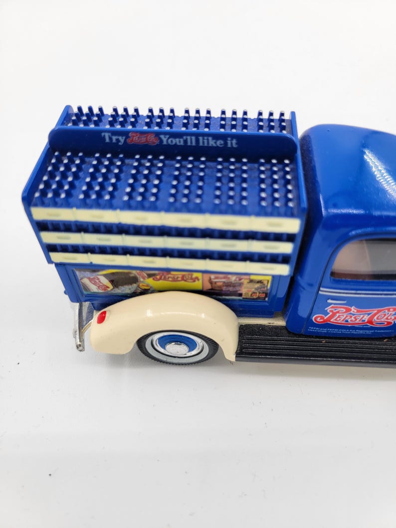 FORD Pick-Up PEPSI COLA 1940 bleu 1/18 GOLDEN WHEEL 35401 voiture