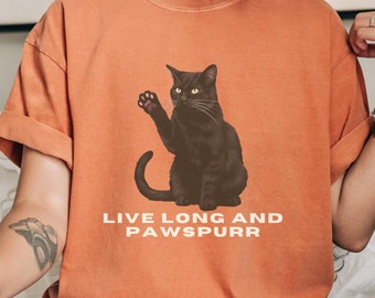 Live Long and Pawspurr Sci-fy fan cat Comfort Colors 1717 T-shirt, Gift for her or him, Science Fiction fan shirt, Vulcan Cat tee Dad gift