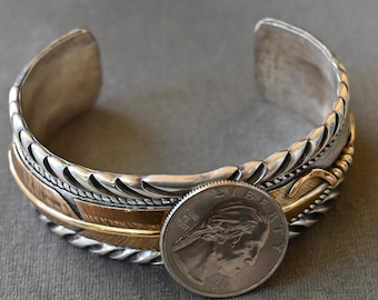 Bracciale rigido Navajo da uomo pesante in oro 12 carati e argento sterling di Lee Bennett, 65 grammi, 7 pollici (17,8 cm) di larghezza (15/16")! Nuovo