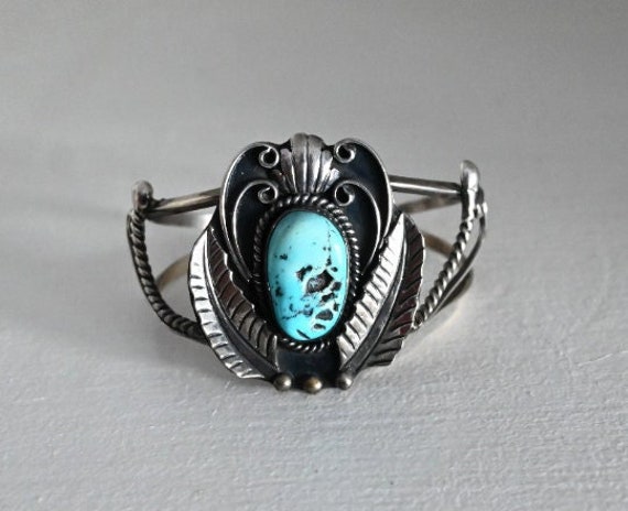 Native American Get Your Workout In Vintage Zuni 101 Grams Turquoise Sterling Silver Bracelet Native American Get Your Workout In Vintage Zuni 101 Grams Turquoise Sterling Silver Bracelet