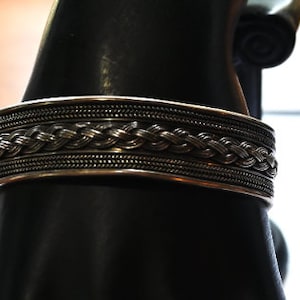 LARGE Vintage Navajo Style Sterling Silver Cuff Bracelet -42 grams 7 3/4&quot; wearable circumference Very Unique! circa 1970&quot;s 11/16&quot; Wide!