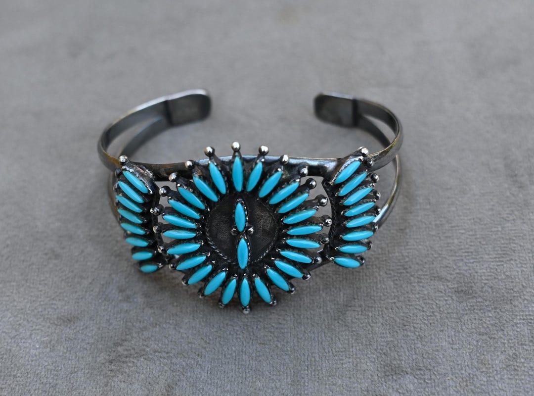 Pretty Zuni Petit Point Sleeping Beauty Turquoise & Sterling Silver ...