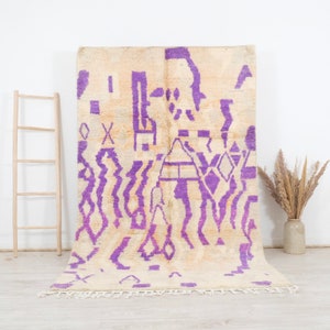 Handwoven Moroccan Boujaad Rug: 100% Wool, 5x8 ft