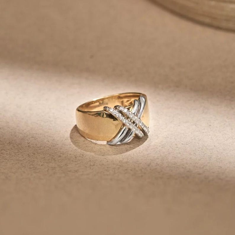 Crossover Men's Wedding Thick Band Moissanite Round Diamond Band Criss Cross Design Two Tone 10K White\Yellow Gold Engagement Ring For Him