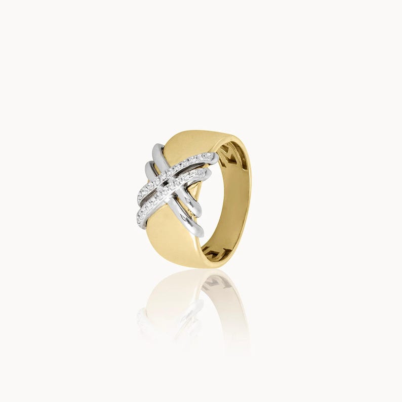 Crossover Men's Wedding Thick Band Moissanite Round Diamond Band Criss Cross Design Two Tone 10K White\Yellow Gold Engagement Ring For Him