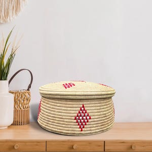 Handwoven Lid Basket, Eco-Friendly Woven Basket with Lid, Rustic Storage Basket, Boho Decor, Fruit Storage, Organizer Basket.