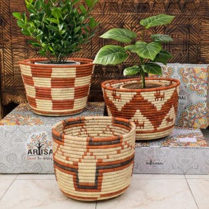 Cesta para vasos de plantas trançada à mão, capa para vasos de plantas trançada estilo boho, vaso natural para ambientes internos, cesta para plantas estilo boho, cesta decorativa para plantas domésticas