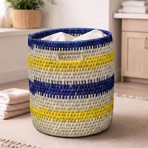Großer Handgewebter Pflanzkorb | Blau Gelb Streifen Palmblatt Pflanzer | Boho Indoor Blumentopf Abdeckung | Schreibtisch Bin Organizer | Handwerklich Wohn Dekor