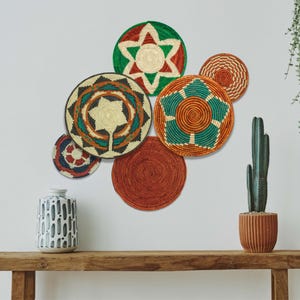Handvävda väggkorgskorg set med 6, sydvästra väggkorgar, unik väggkorgdekor, boho väggkorg, väggbonad för vardagsrum och sovrum