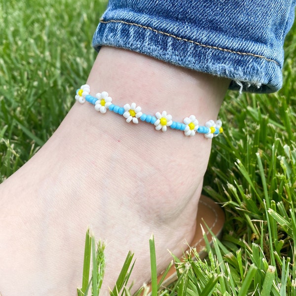 Daisy Anklet / Ankle Bracelets / Flower Ankle Bracelets / Flower Beaded Anklet / Ankle Jewelry / Seed Bead Daisy Anklet / Seed Bead Anklet