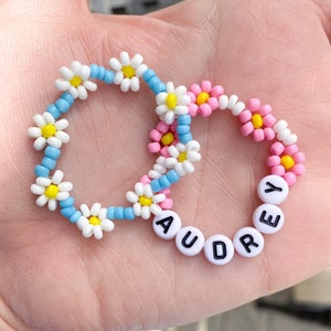 Kids Flower Beaded Bracelets / Daisy Bracelet / Kids Bracelet / Name Bracelet / Baby Name Bracelet / Flower Bracelet / Girl Flower Bracelet