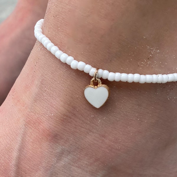 White Heart Anklet / Beaded Ankle Bracelet / White Seed Bead Anklet / White Beaded Ankle Bracelet with Heart Charm / White Anklet / Heart