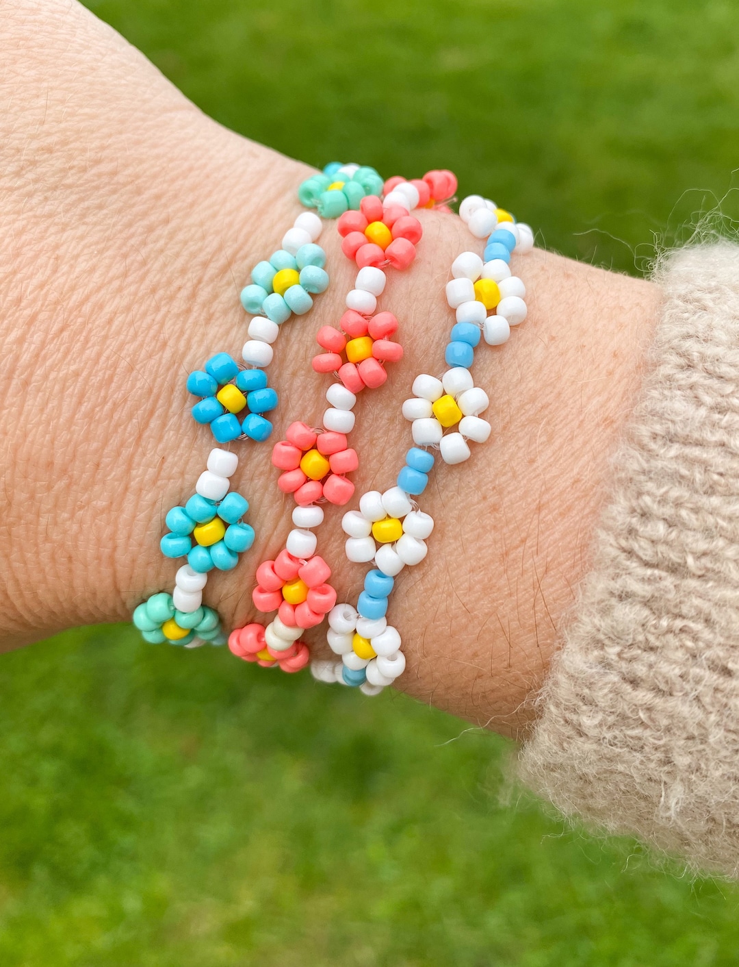 Beaded Flower Bracelet / Flower Beaded Bracelet / Seed Bead Bracelet