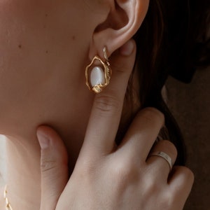 Baroque Pearl 18K Gold Filled Wavy Earrings - French Victorian Vintage Style Contemporary Stud - Quirky Timeless Earrings - Special Gifts