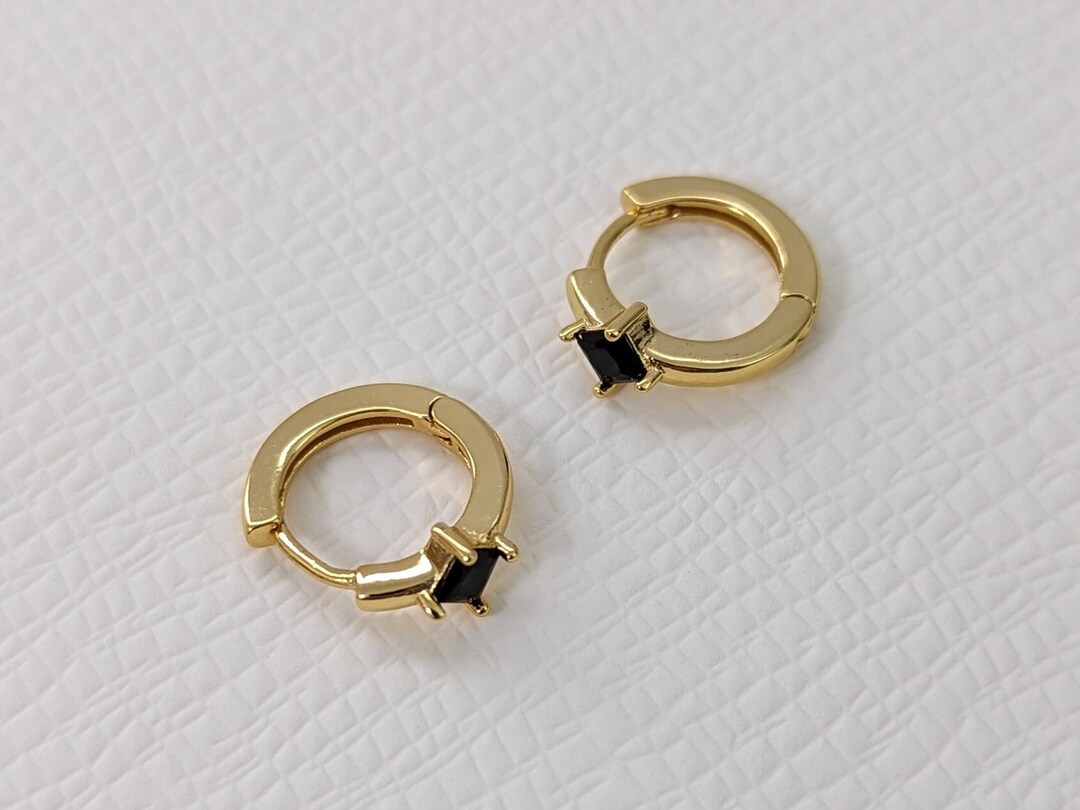 Small Huggie Earrings | 18k Gold-Plated main image 0