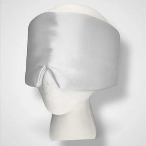 Mulberry Silk Sleep Mask: 22 Momme Luxury, Adjustable Strap Eye Mask Silver