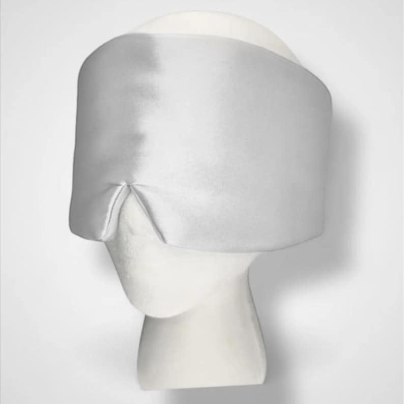 Mulberry Silk Sleep Mask: 22 Momme Luxury, Adjustable Strap Eye Mask Silver